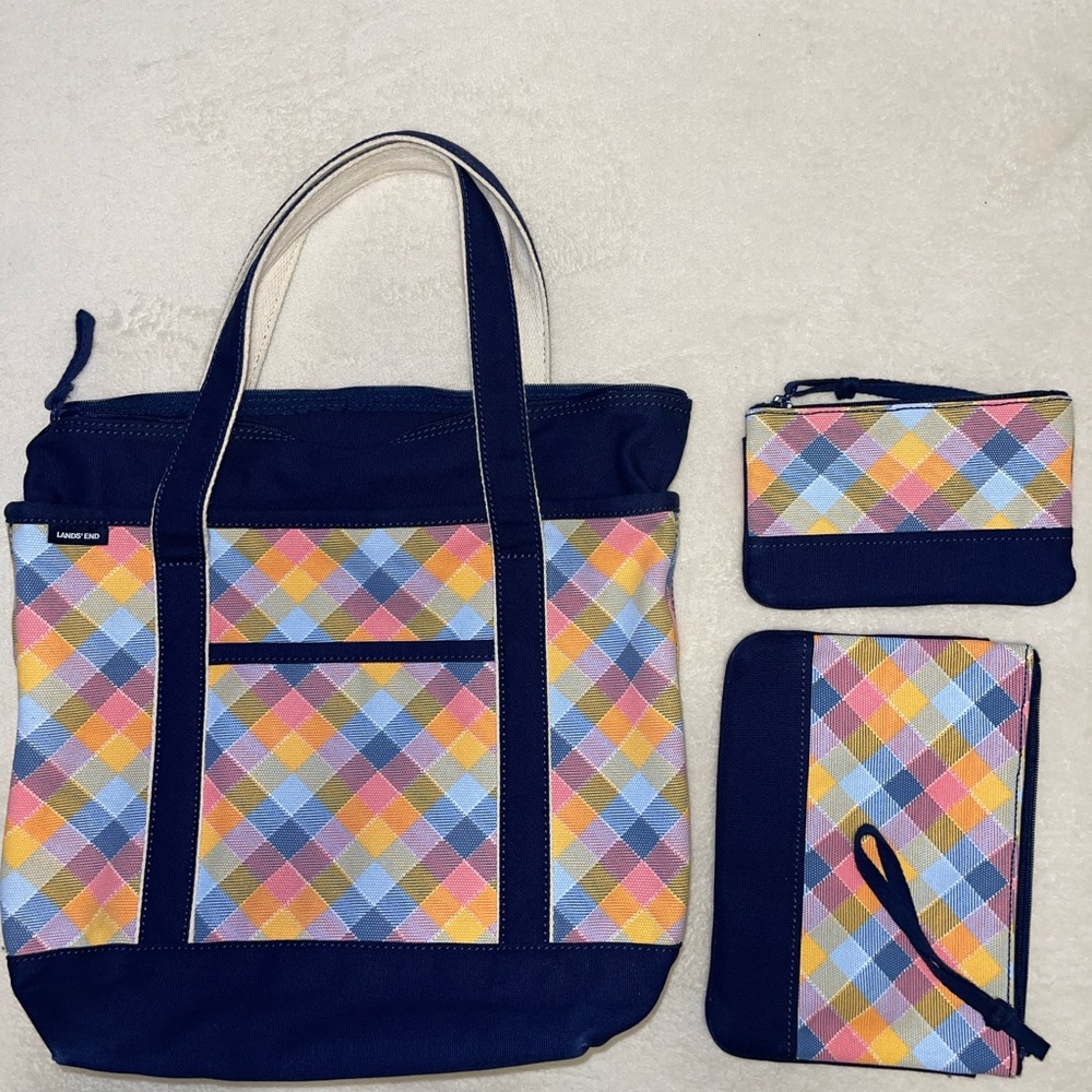 LANDS END large tote and wristlet set!